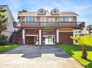 410 Isles End Rd, Tiki Island, TX 77554