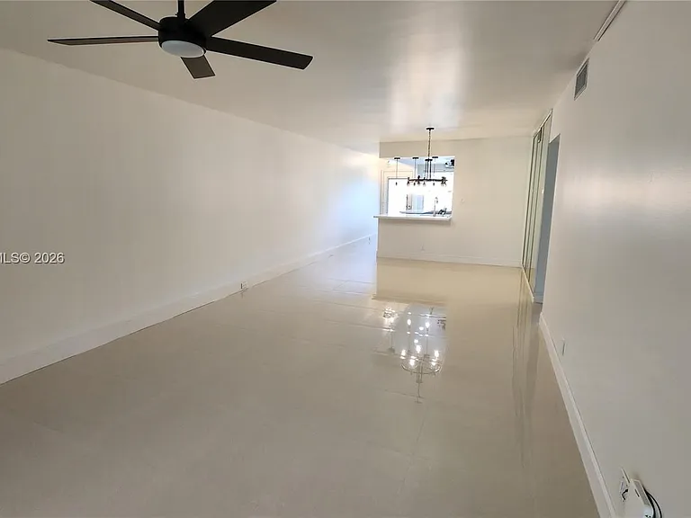 2403 Antigua Cir #L2 — Photo 8
