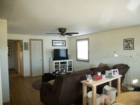712 Griffith Dr, Manhattan, KS 66502