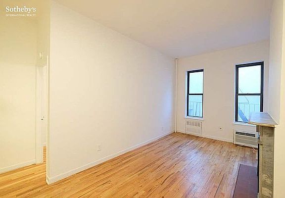 3rd image of 1558 2nd Ave APT 3r