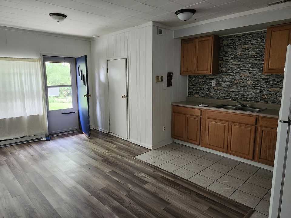 2nd image of 7080 N Rangeline Rd