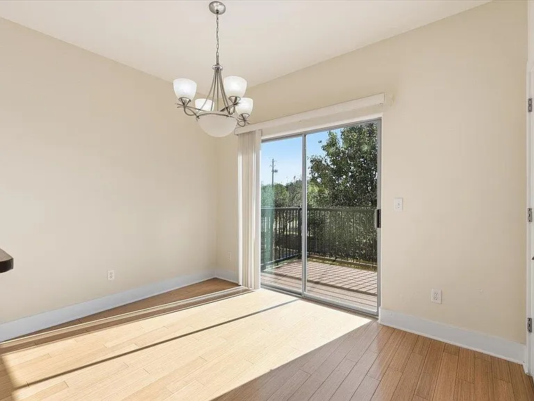13420 Lyndhurst St #807 — Photo 11