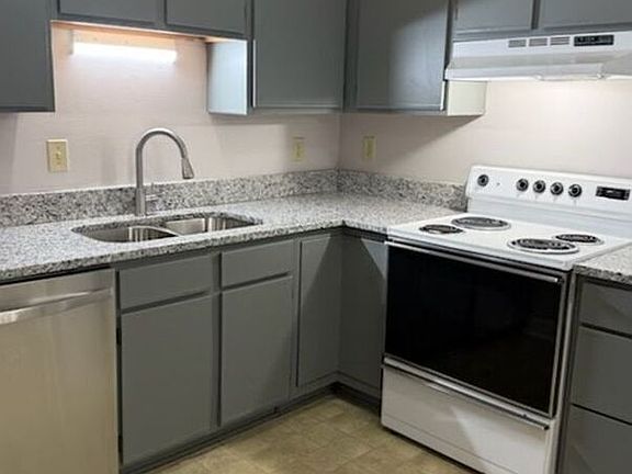 5th image of 549 Moore St #5-105