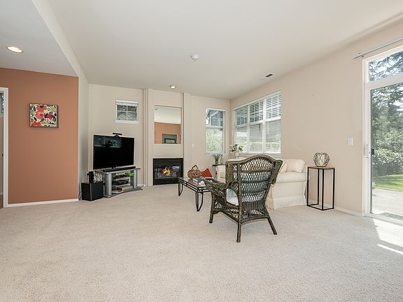 5th image of 17705 NE 96th Way Unit 1