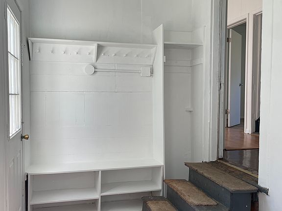 5th image of 1012 Dove St