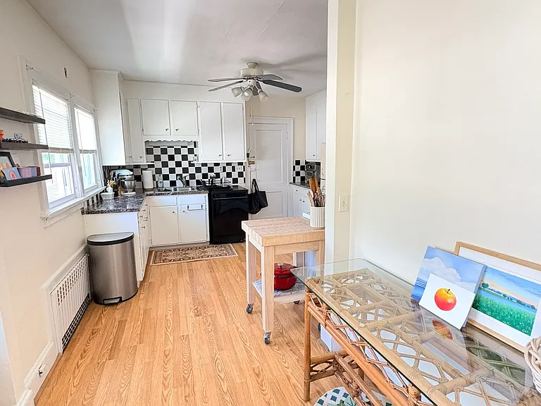 94 Quaker Ln S #2 — Photo 8