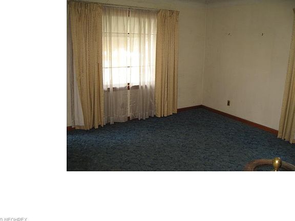4th image of 8217 Bancroft Ave