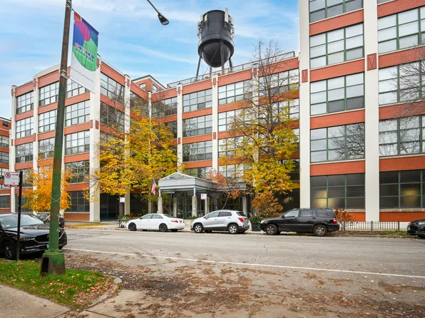 1800 W Roscoe St APT 311, Chicago, IL 60657