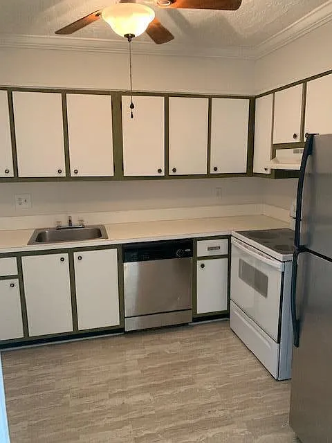3 bed, 2.0 bath, 1286 sqft, $2,500 — Photo 4