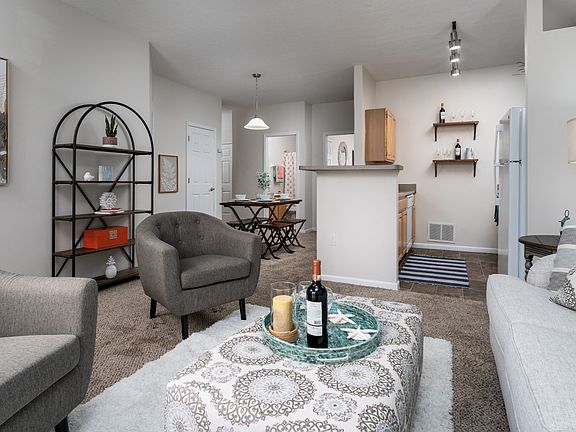 5th image of 100 Catalina Ln #304CL