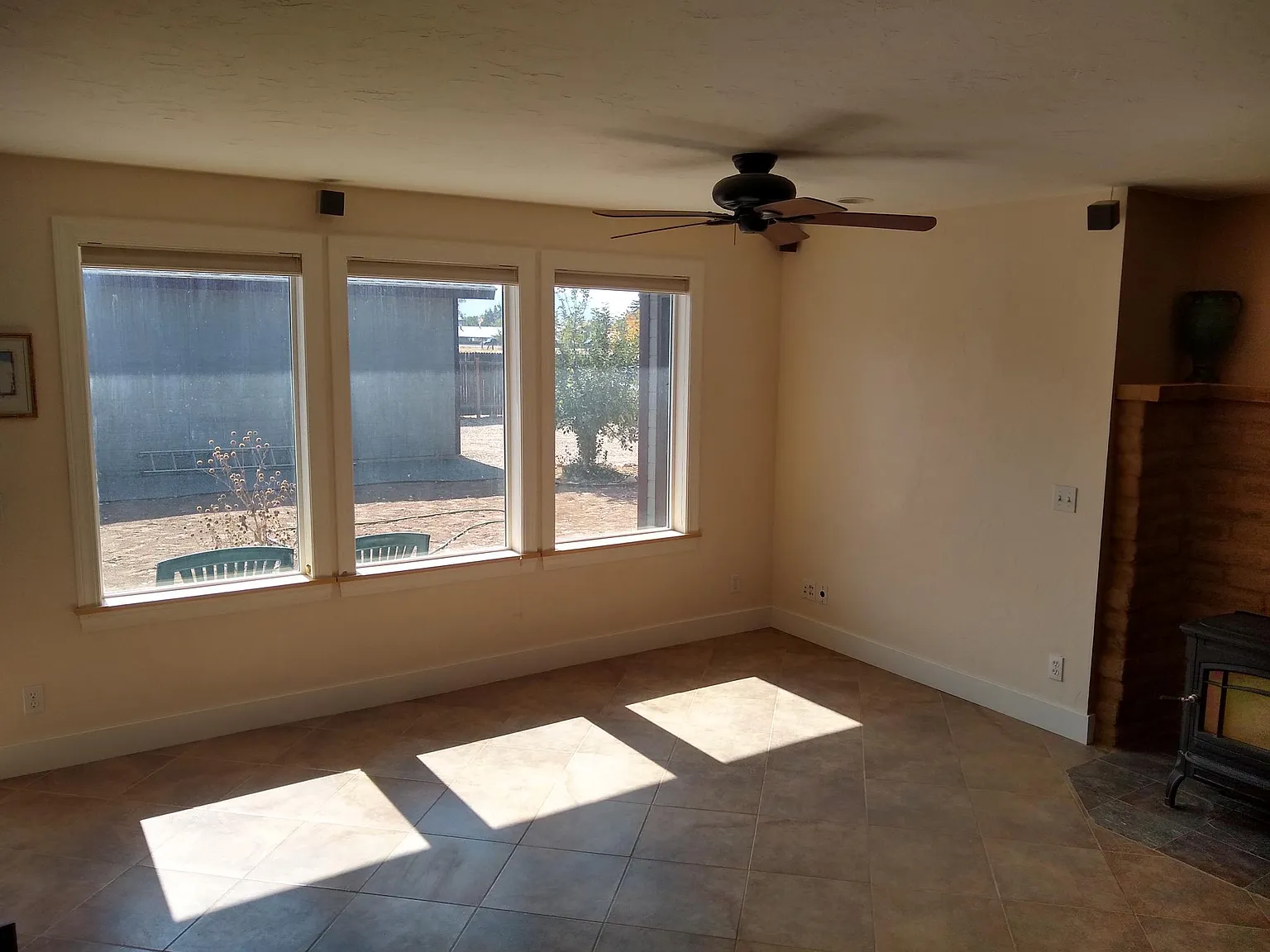 3 bed, 1288 sqft, $2,350 — Photo 3