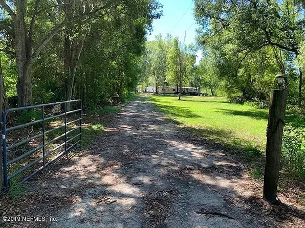 1266 NW 251st St, Lawtey, FL 32058