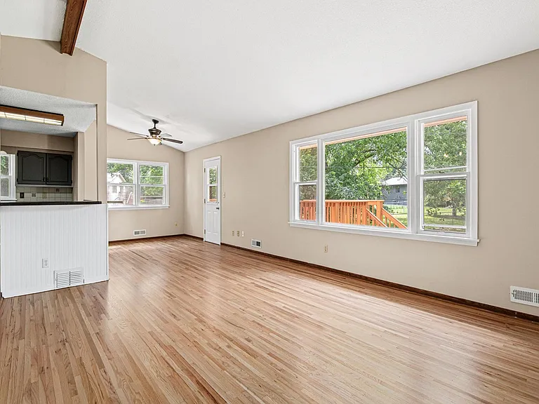 3225 Lanewood Ln N — Photo 11