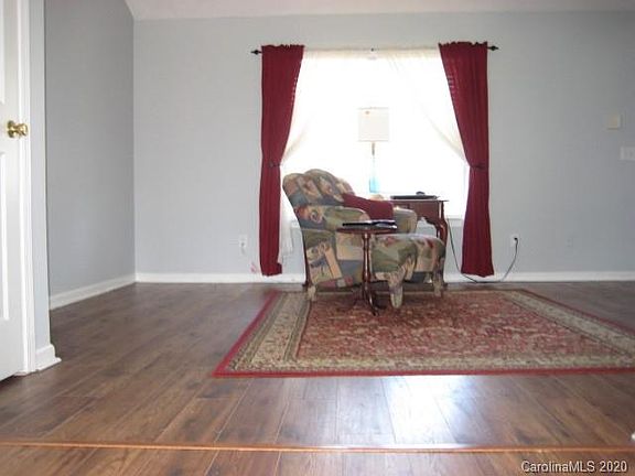 4th image of 504 Tea Olive Ct