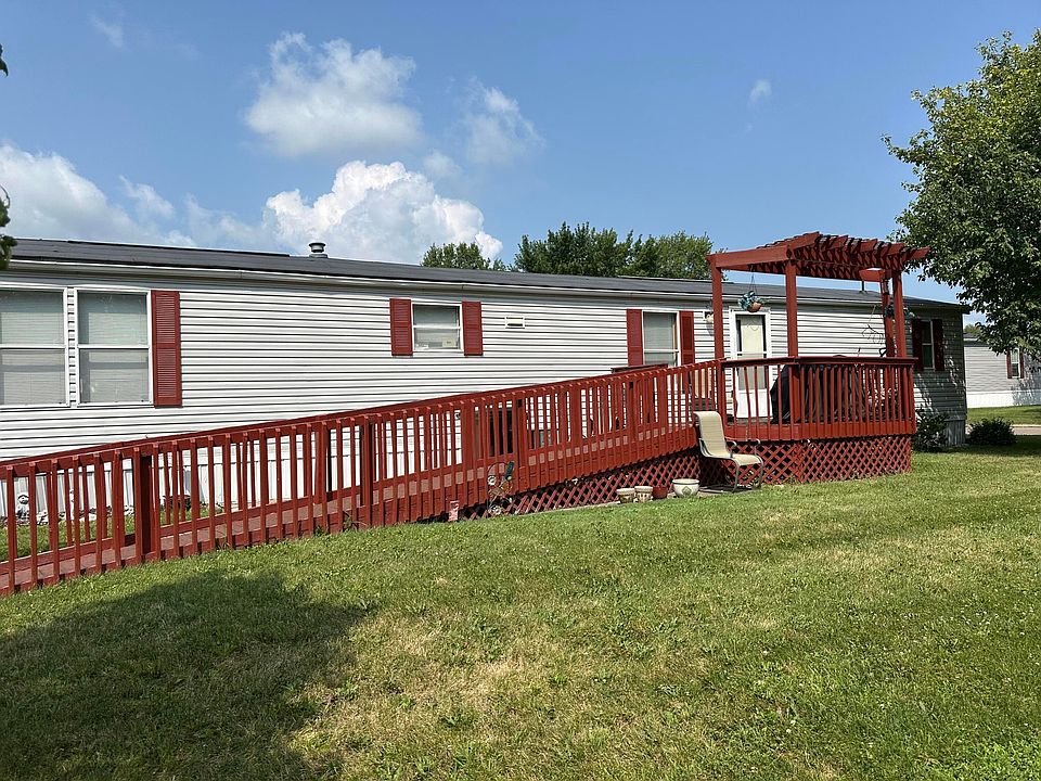 1st image of 55 Woodcrest Dr