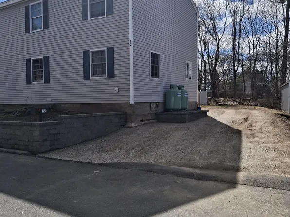 12 Macdougal St #12, Kittery, ME 03904