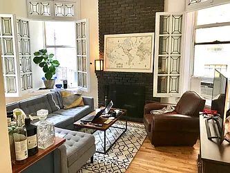 Rented by Street Realty Brokerage LLC