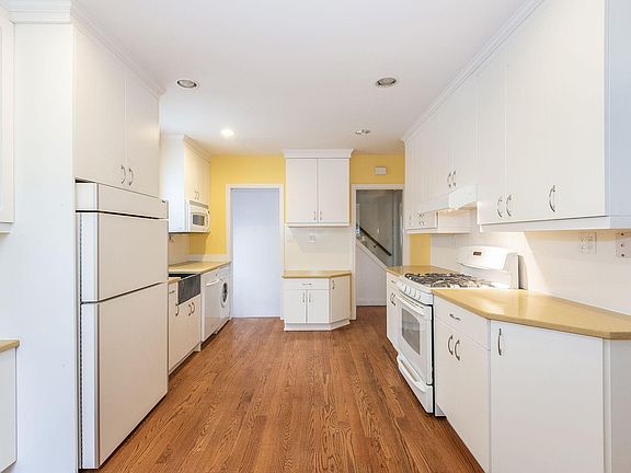2nd image of 8187 Utopia Pkwy