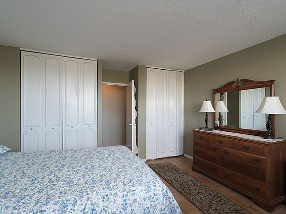 3rd image of 555 North Ave APT 14A