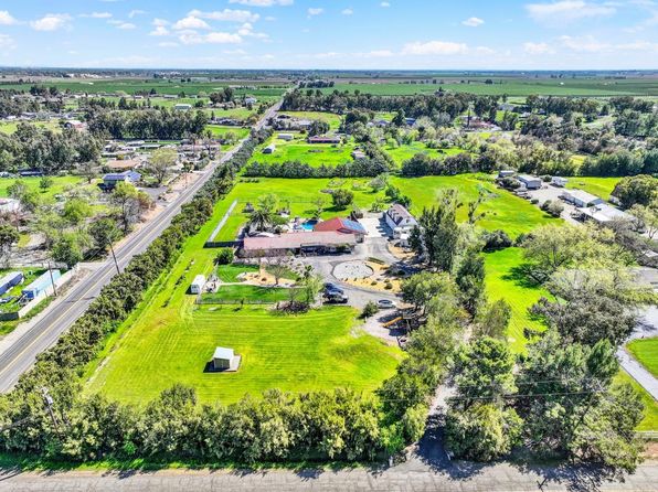 19033 Hillcrest Dr, Woodland, CA 95695