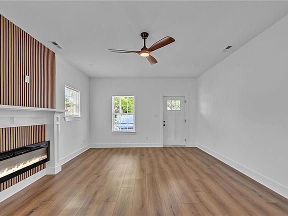 5th image of 629 Westwood Ave