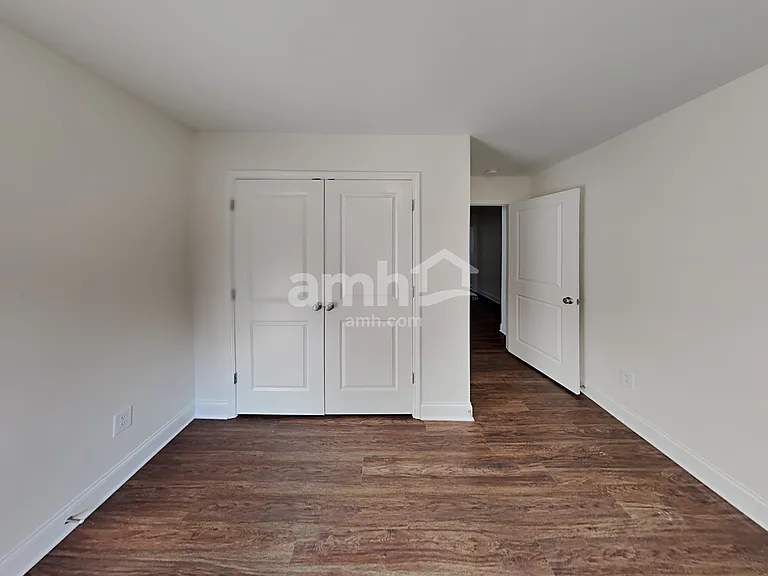 5070 Hudson Valley Dr — Photo 23