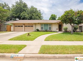 104 Banbury Ln, Victoria, TX 77904