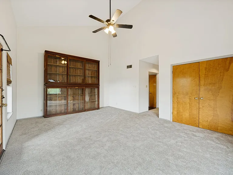 415 Albany St #F — Photo 7