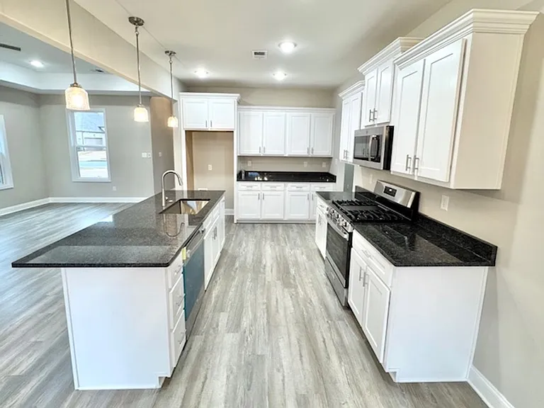 568 Rosalie Woods Dr — Photo 5