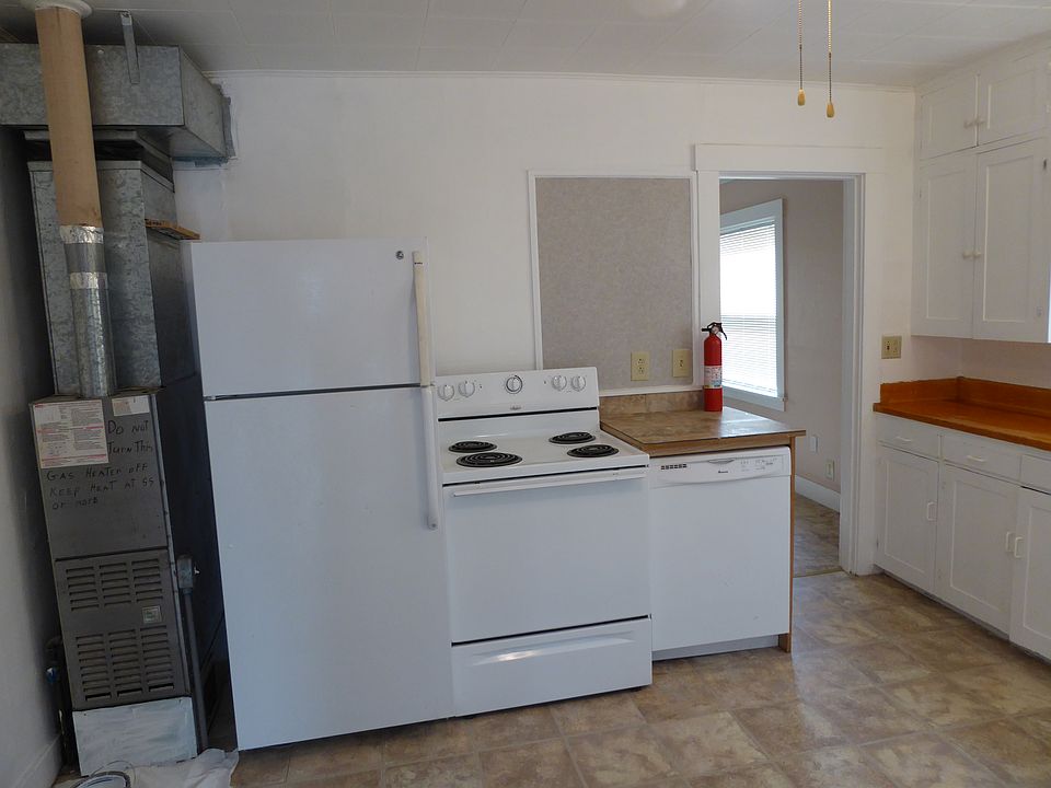2nd image of 607 E Rose St