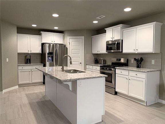 5th image of 4071 Butterfly Ave