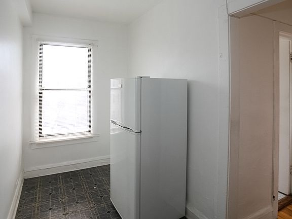 4th image of 4602 N Beacon St APT 3B