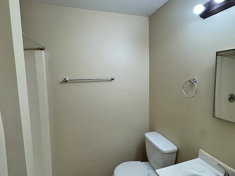 302 Olive St NE #202 — Photo 6