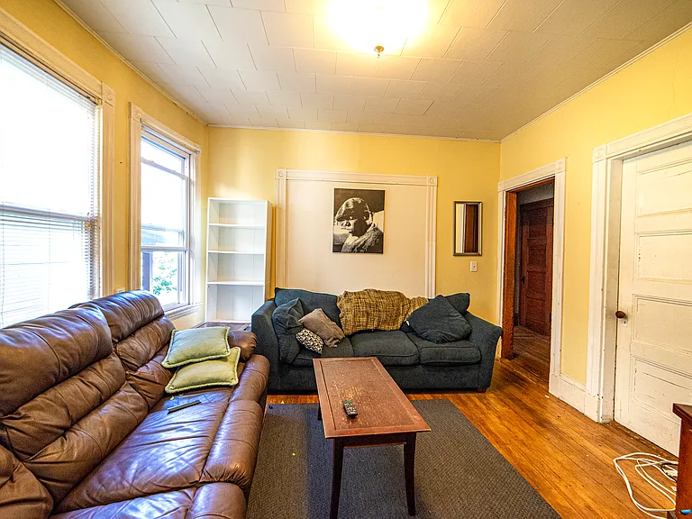 15 Crocker St #1 — Photo 3