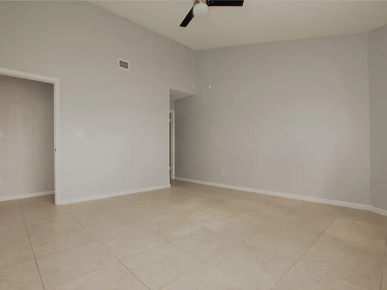 3413 NW 44th St #201 — Photo 11