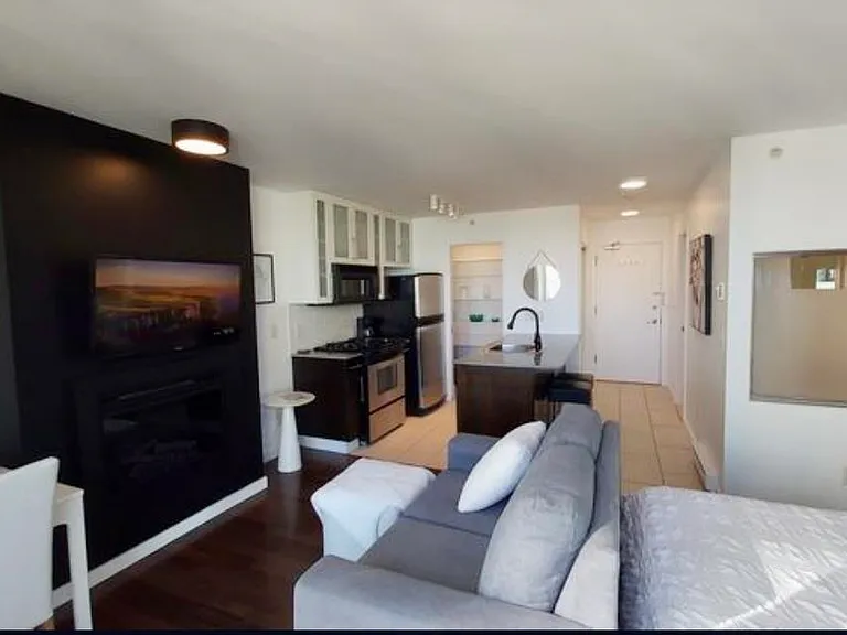 1225 Richards St #1905 — Photo 10