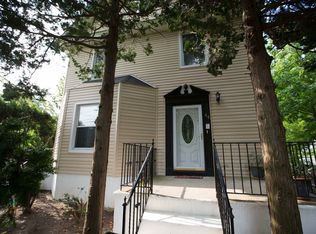 44 Sherman St, Lynbrook, NY 11563