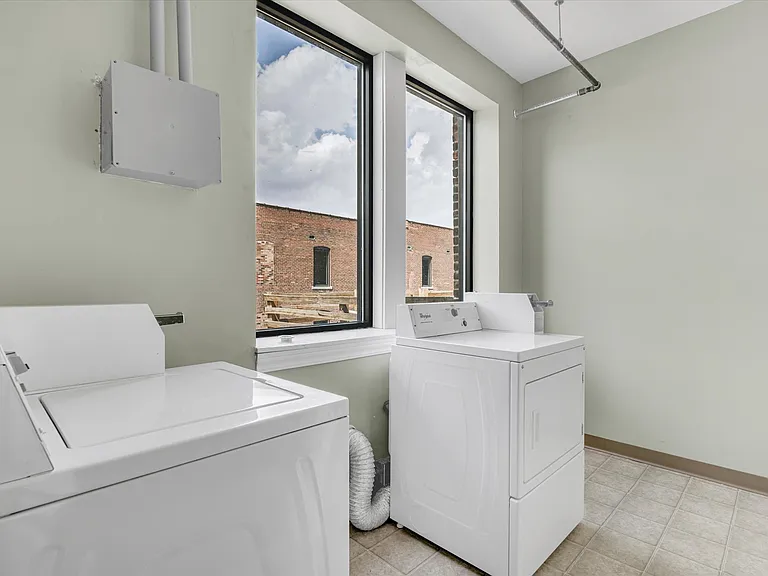 400 N Main St #405 — Photo 6