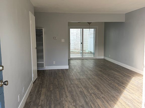 5th image of 264 Douglas Ln #11