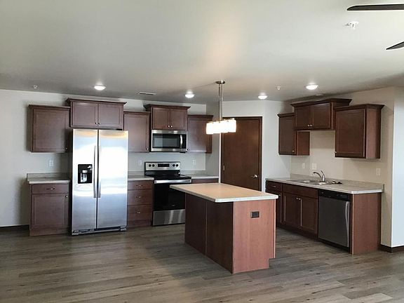 5th image of 535 Linden Dr #D