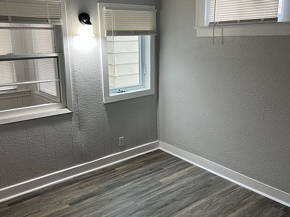 3rd image of 569 Charles Ave