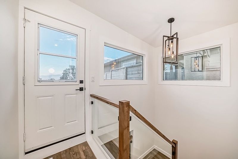 Calgary Townhouse for rent - 3 Bedrooms — photo 3