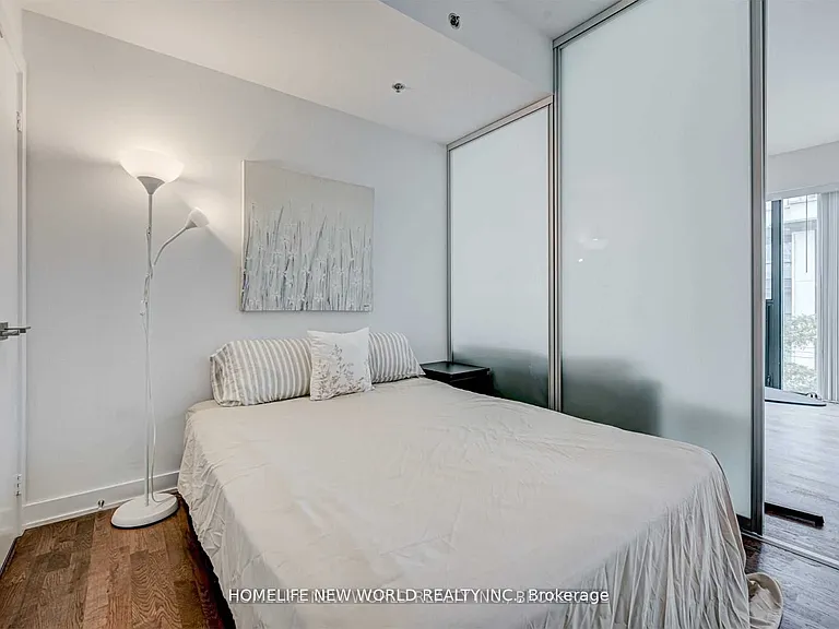 15 Beverley St #310 — Photo 8
