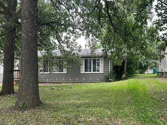 2nd image of 906 Audrey Ave