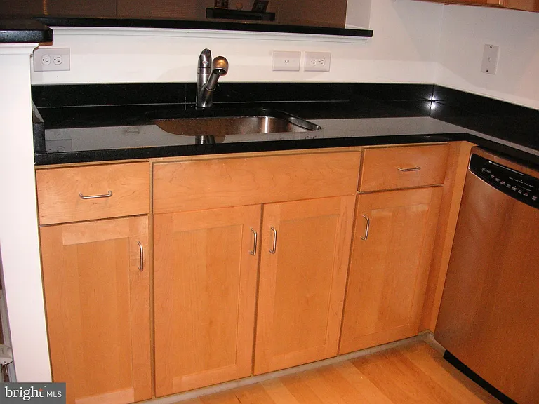 1205 Garfield St #206 — Photo 11