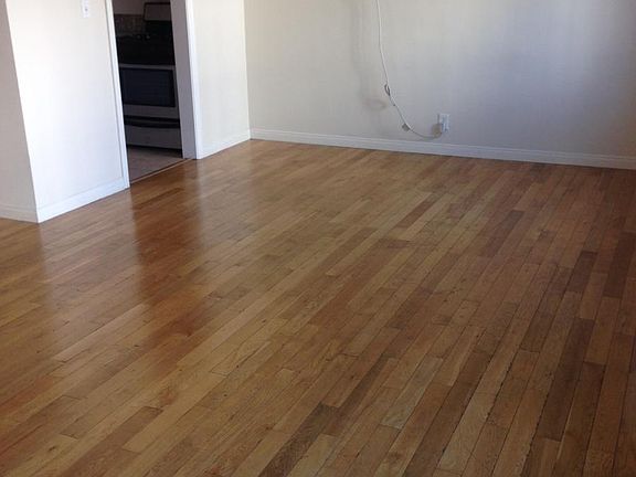 3rd image of 7114 Hawthorn Ave APT 2