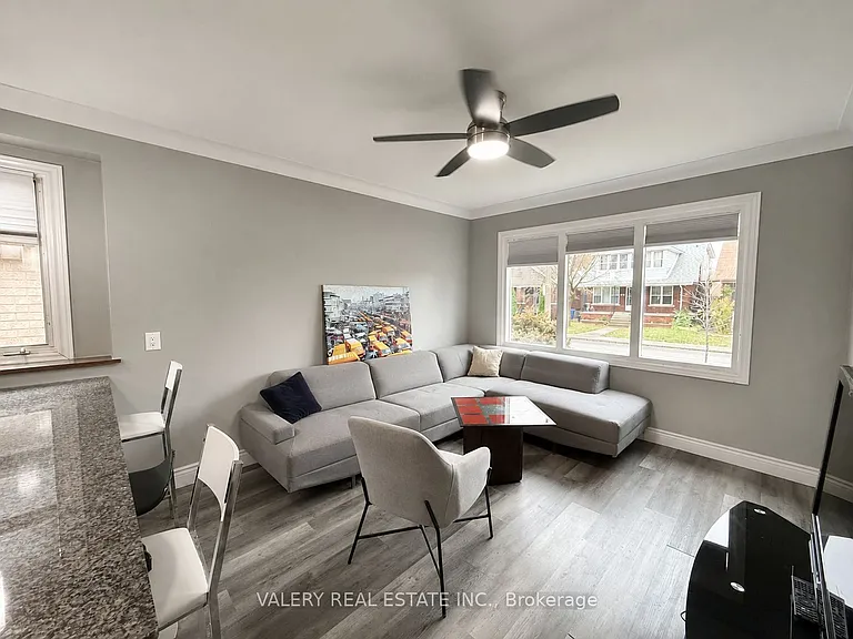 1102 Langlois Ave — Photo 8