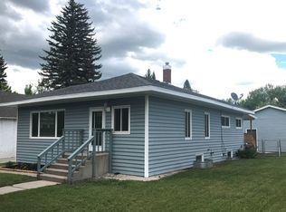 521 S Pine St, Lusk, WY 82225