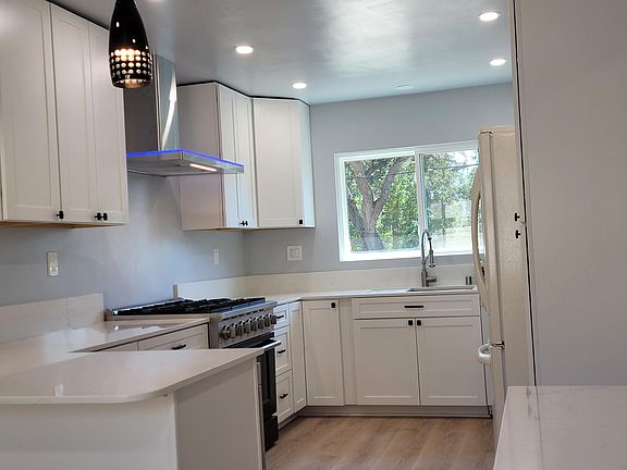 Kitchen 36" Gas Stove, Stainless steel sink