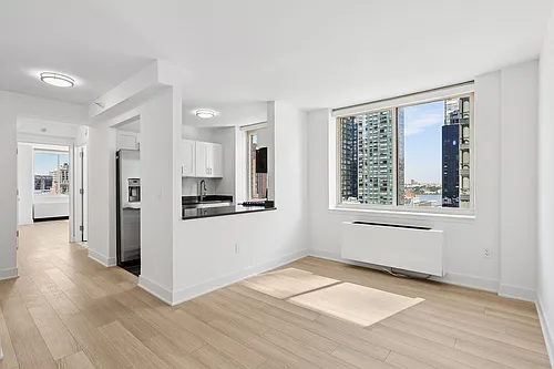 420 W 42nd St Photo 1